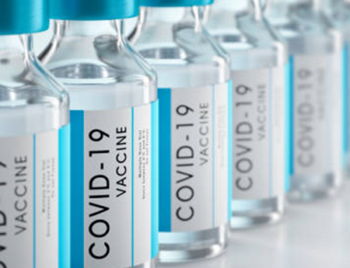 Vaccins contre la COVID-19 et alopécie areata : quelle est la relation?